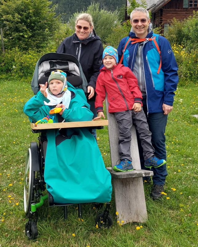 Familie mit zwei Kindern